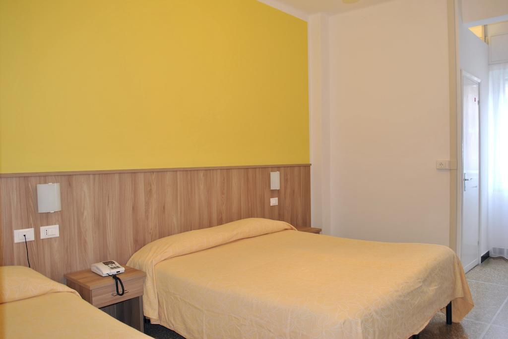 Hotel Bristol 라이구에글리아 객실 사진