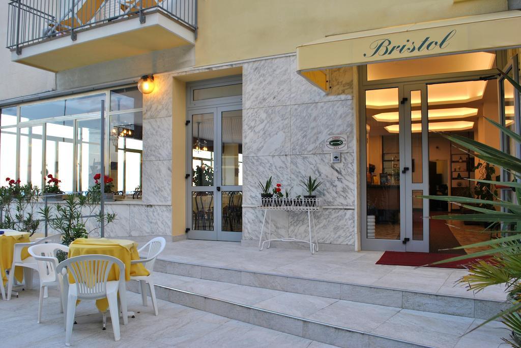 Hotel Bristol 라이구에글리아 외부 사진