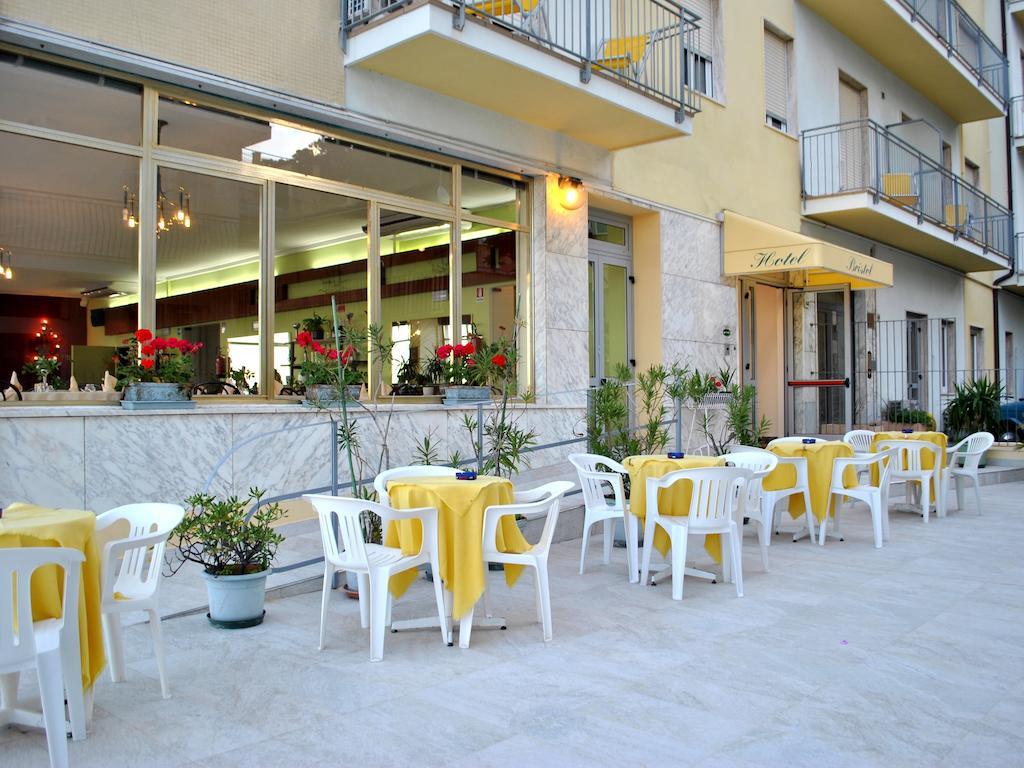 Hotel Bristol 라이구에글리아 외부 사진