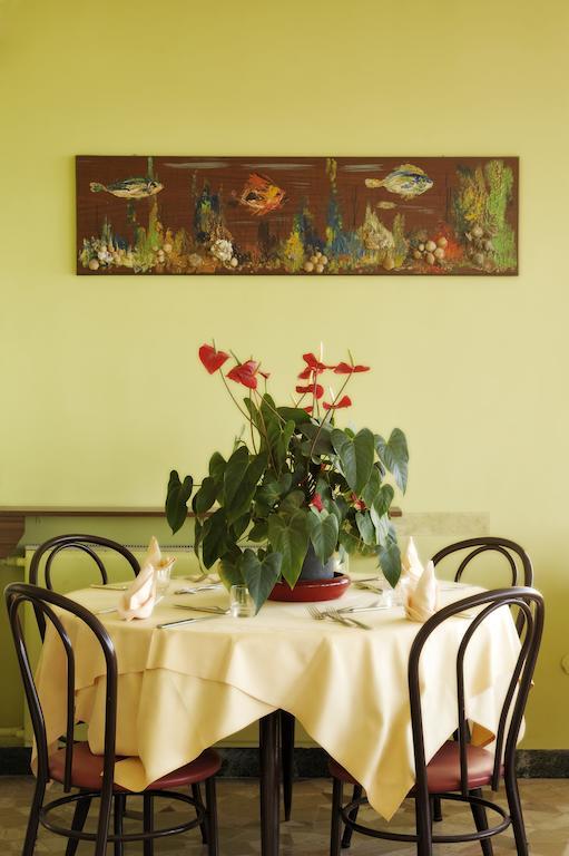 Hotel Bristol 라이구에글리아 외부 사진